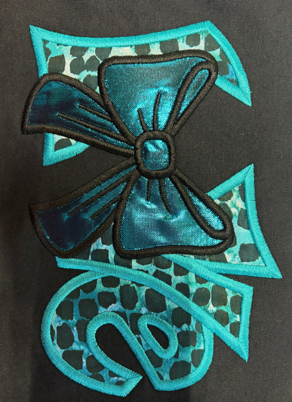 LOVE BLUE CHEETAH Applique Embroidered T-Shirt