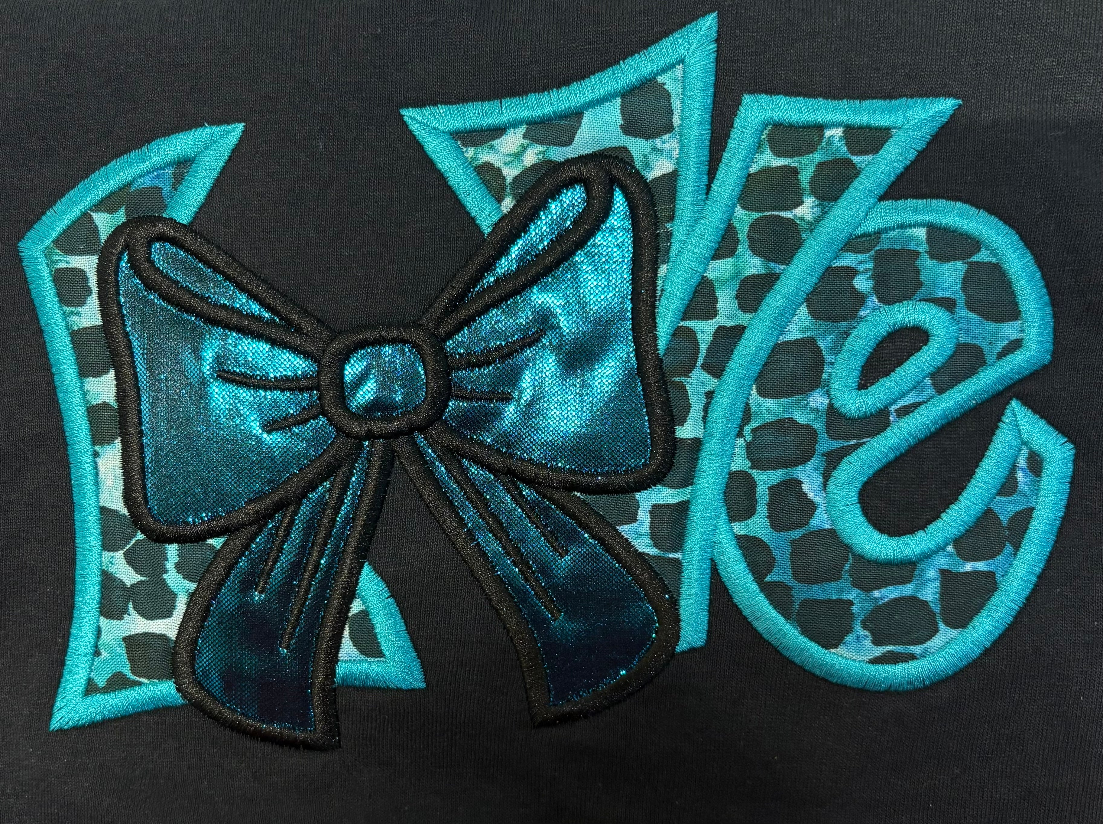 LOVE BLUE CHEETAH Applique Embroidered T-Shirt